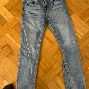 Barnjeans Lindex - Jeans strl 152 i fint skick