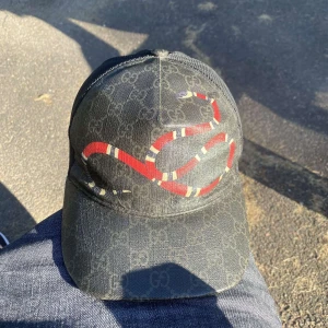 Gucci keps - Knappt använt fortfatande jättefint skick, skriv vid fler frågor