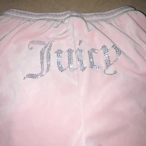juicy couture - juicy couture,Mycket bra skick nästan helt nya,Ljusrosa
