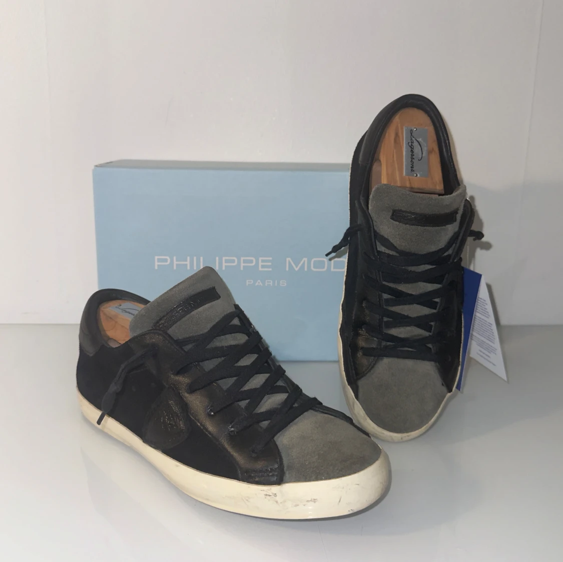 Svarta sneakers från Philippe Model - 90