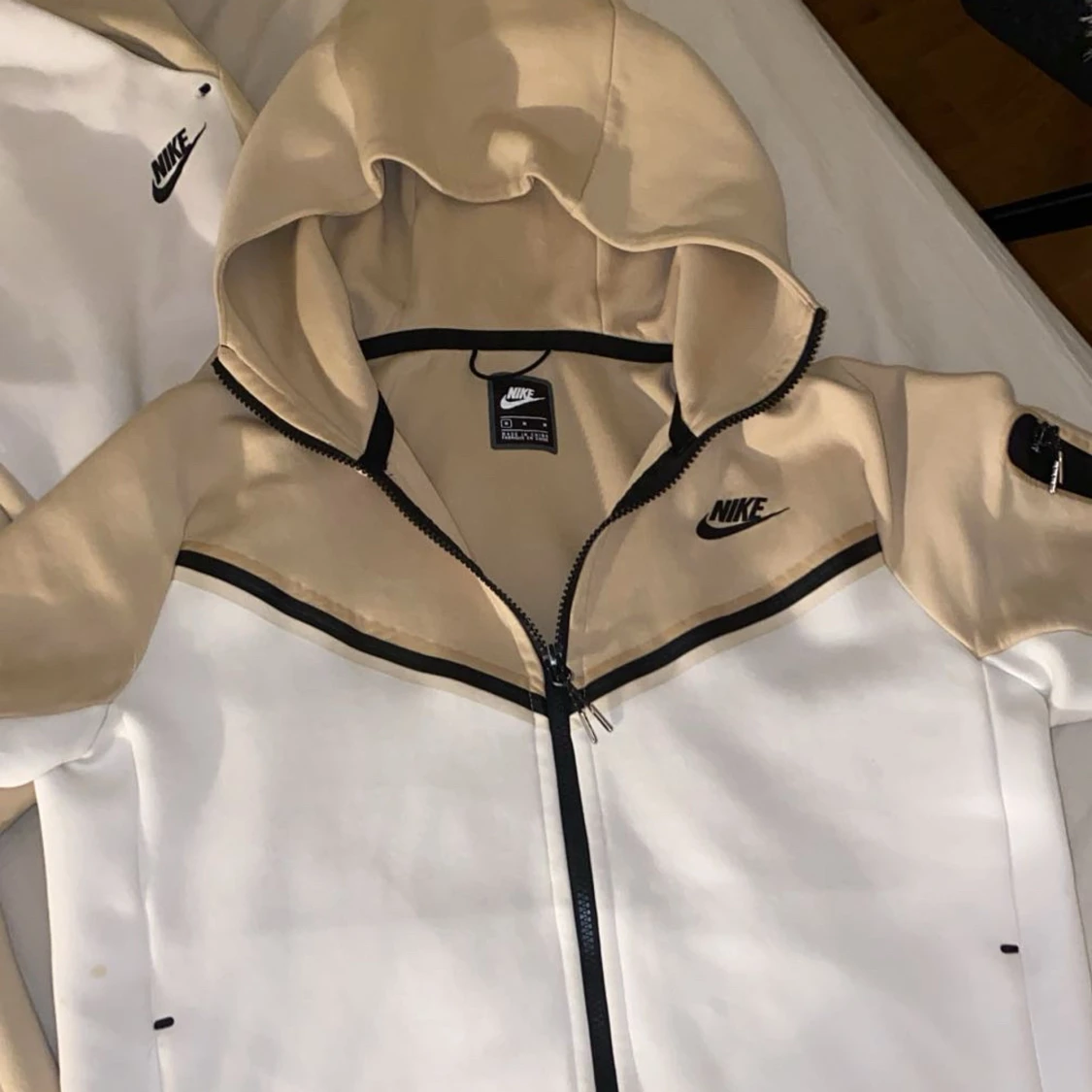 Beige nike tech tracksuit  - 90