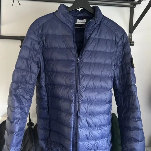 Stone island jacka byte! - Tja, söker byten för min stone island jacka som är i perfekt skick. Allt är intressant och kan även sälja vid intresse. Hör av dig vid frågor o funderingar!