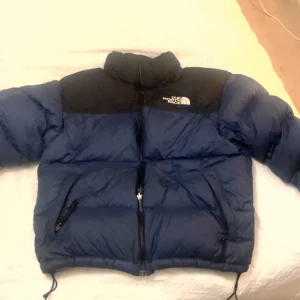 North face nuptse - Storlek M helt oanvänd