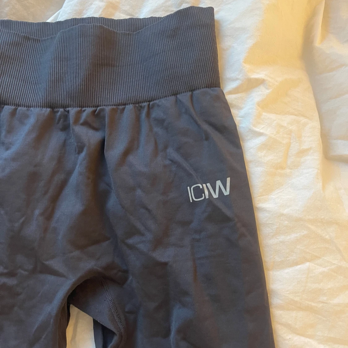 Grå träningstights från ICANIWILL - 92