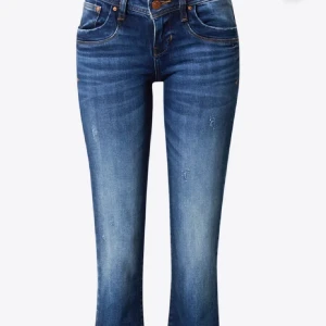 Ltb jeans blå - Säljer ett par snygga blå jeans i bra skick från Ltb. Nypris är runt 700-800kr men säljer för 549kr 