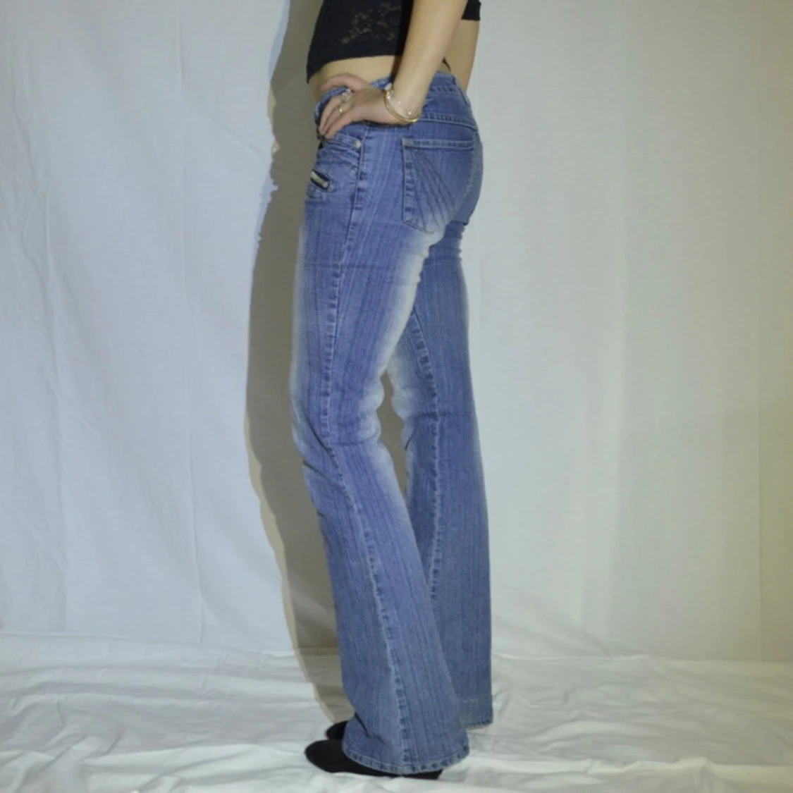 Blå bootcut jeans med dragkedjedetaljer - 91