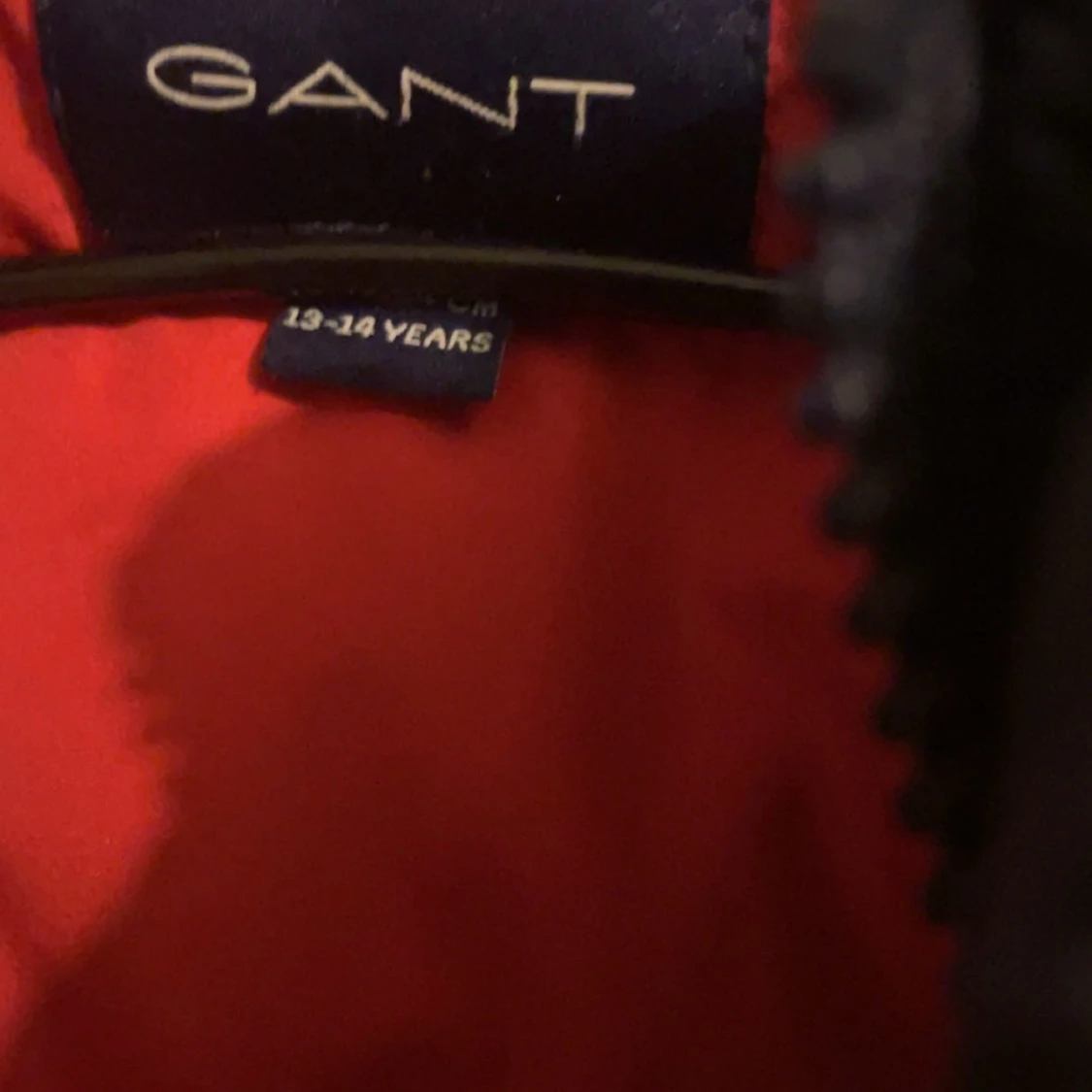 Mörkblå dunväst från GANT - 91