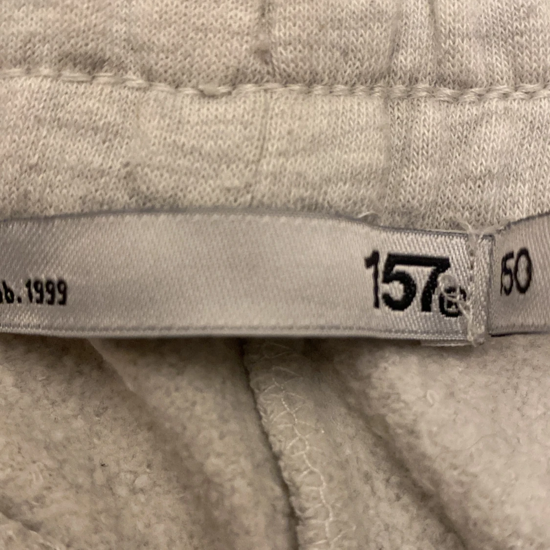 Ljus gråa mjukismyxor från lager 157! Storleken 150/XXS-XS - 93