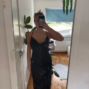 Boohoo dress - Worn once  Perfect quality 