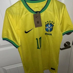 Brasil kit neymar 10 - Ny och oanvänd strlS