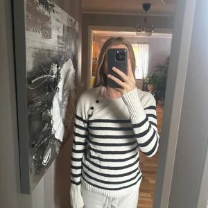 Stickad tröja  - Använd men fin storlek m 