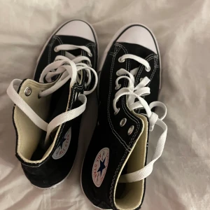 Converse all star - Helt oanvända converse (bara testat dom på inomhus). Köpta för 700, sko kartongen kvar!