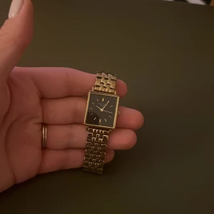 Rosefield klocka - Rosefield klocka. Använd ett fåtal gånger.