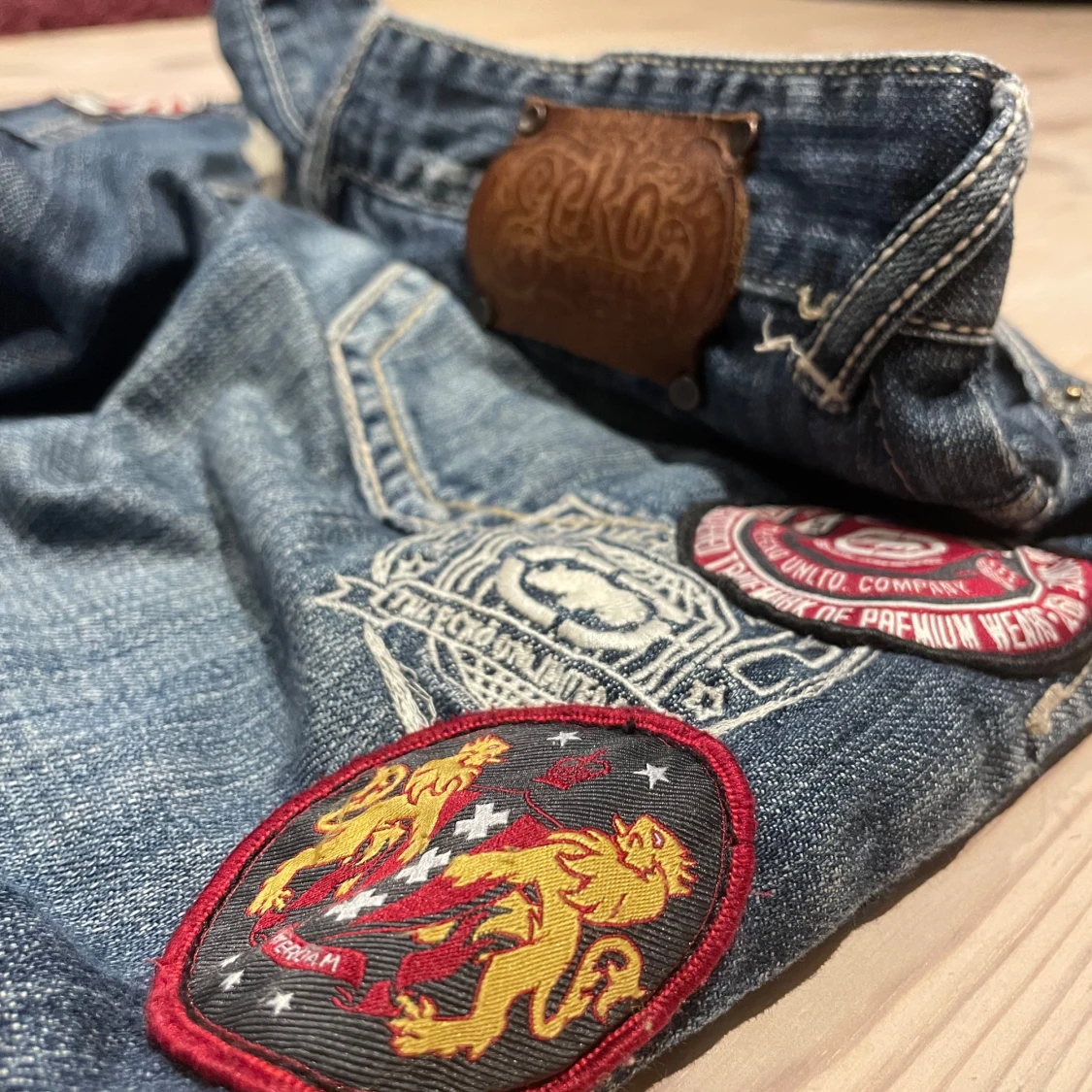 Eckō embroidered jeans - 93