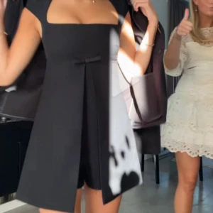 SÖKER !!!!!!! - Söker denna svarta byxdress ifrån zara, kan betala bra!