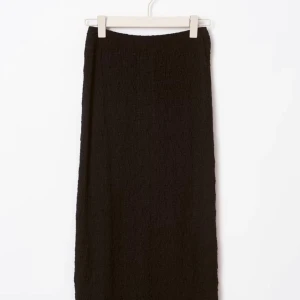 structure maxi skirt - It’s in good condition and has never been worn before. 