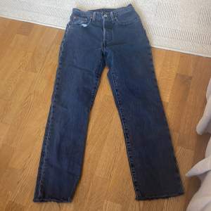 Super snygg Levis 501 som nästan aldrig använts. 