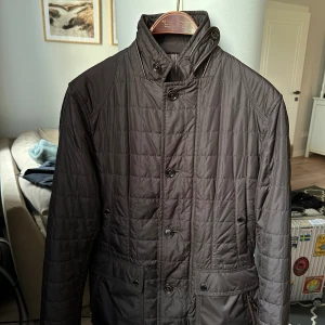 Windsor. Quiltad jacka 46 - Windsor jacka i 46, passar M, riktigt fet  Inga skador, nypris 6000