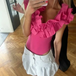 zara body - helt ny endast provad på en gång!! 🩷🩷tryck på köp nu! eller kom med ett prisförslag 