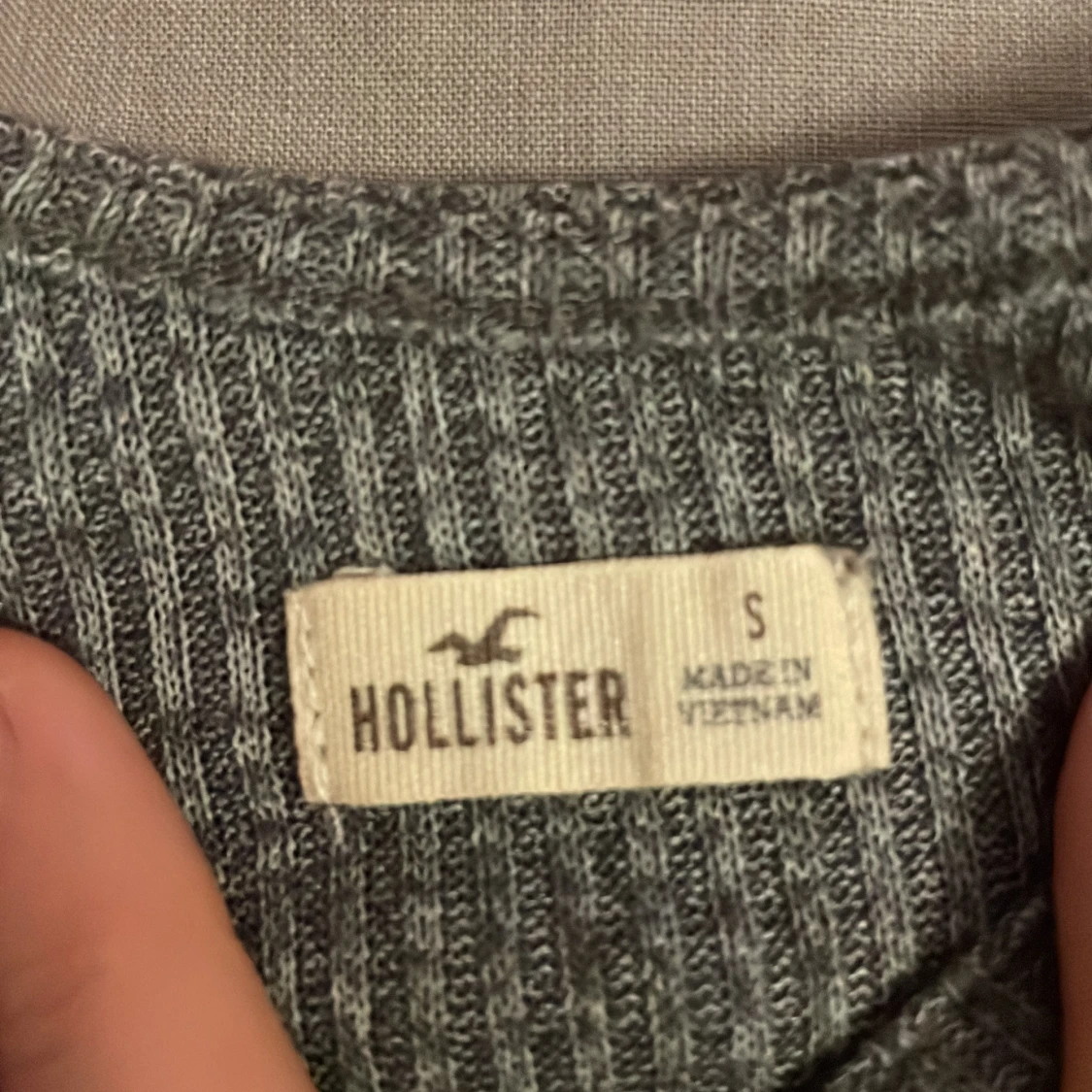 Grå tröja med spets - 91