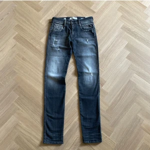 Replay anbass jeans  - Helt nya replay anbass med tags kvar.  Kan gå ner i pris vid snabb affär Skicka dm för fler bilder eller frågor