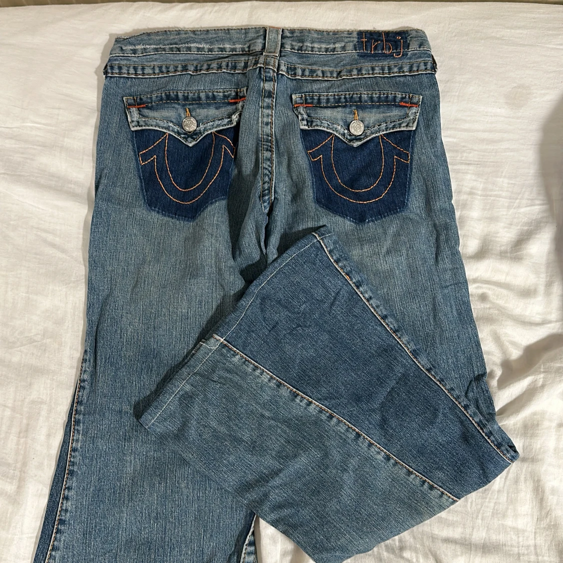 lågmidjade JÄTTE bootcut true religion jeans - 90