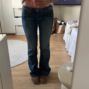 Lågmidjade jeans - Lågmidjade jeans!! Jag är 167 cm lång 🥰