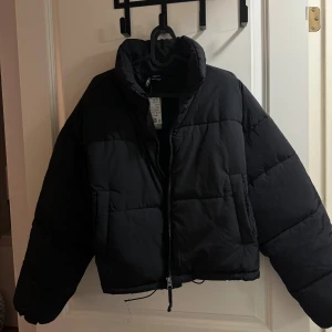 Hm jacka - Jacka från HM i stl M Aldrig använd  200kr