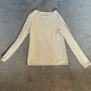 Stickad Långarmad - // Jack & Jones | Beige | Stickad | Storlek Medium | 10/10 kvalitet | Kontakta vid fundering // Quality Clothing