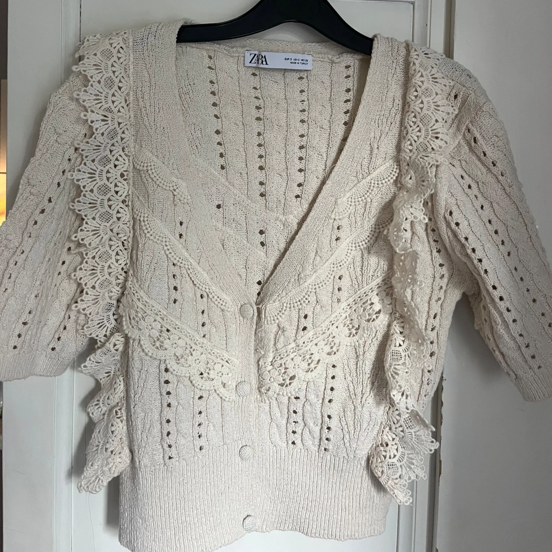 Söt tröja/ kofta från Zara - 90
