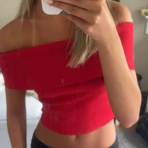 Så fin topp men lite för liten för mig💕 - Använt få gånger och en super söt topp 