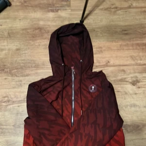 Trapstar jacka  - Ganska liten Jacka köpte fel så vill sälja den