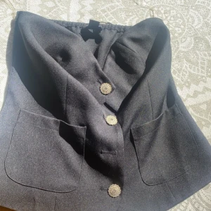 Classy Topp - Modern classy svart topp Storlek 36, passar M och S Möts bara upp🎀