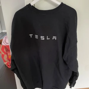 4st tesla tröjor - 4st tesla tröjor i strl 3xl för 100kr