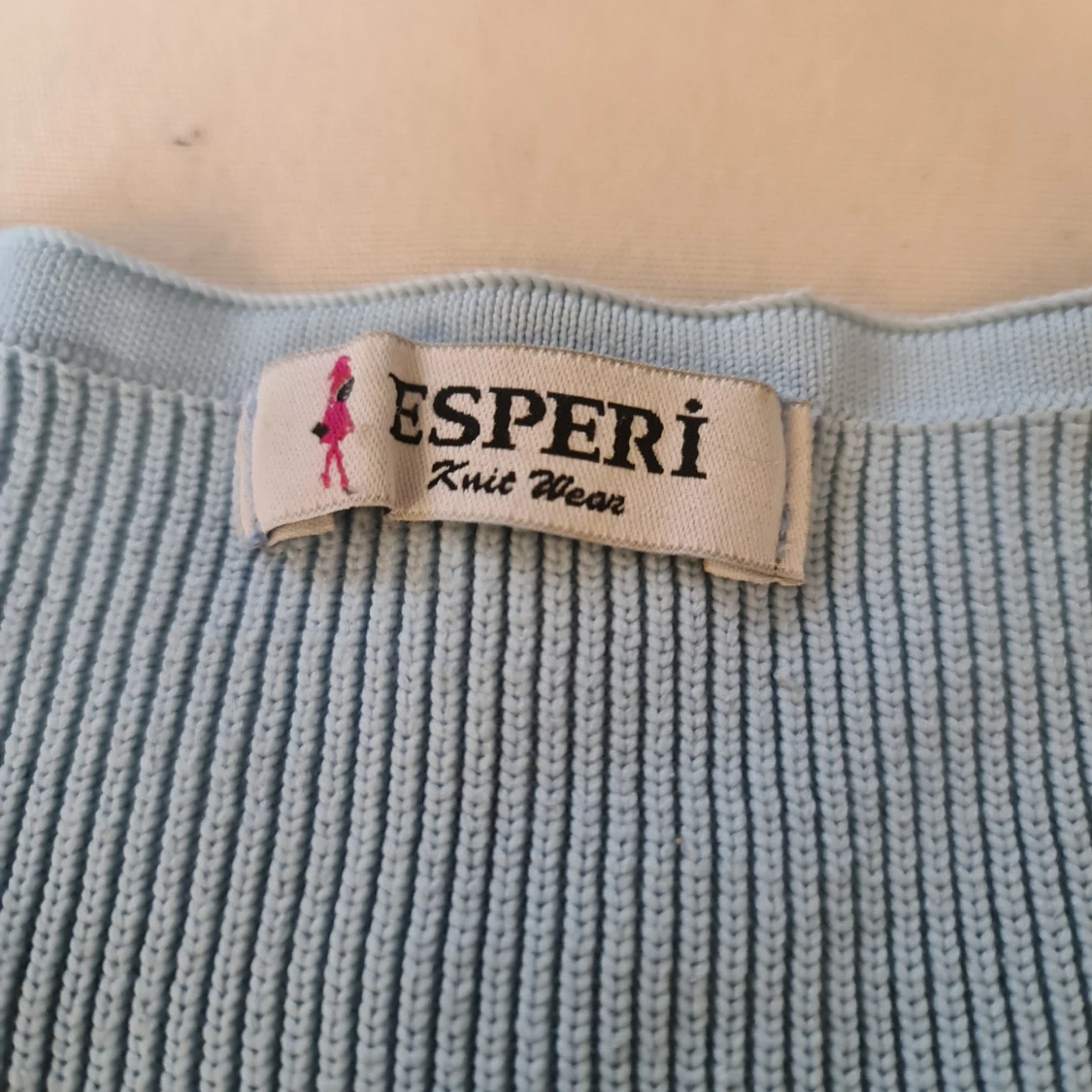 Ljusblå ribbad tröja från Esperi - 91