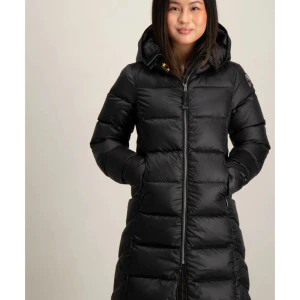 Parajumper vinterjacka - Parajumper Marion vinterjacka. Köpt förra året, i nyskick. Beställdes från Kidsbrandstore. Medium i juniorstorlek passar mig som har XS/S och är 162 cm