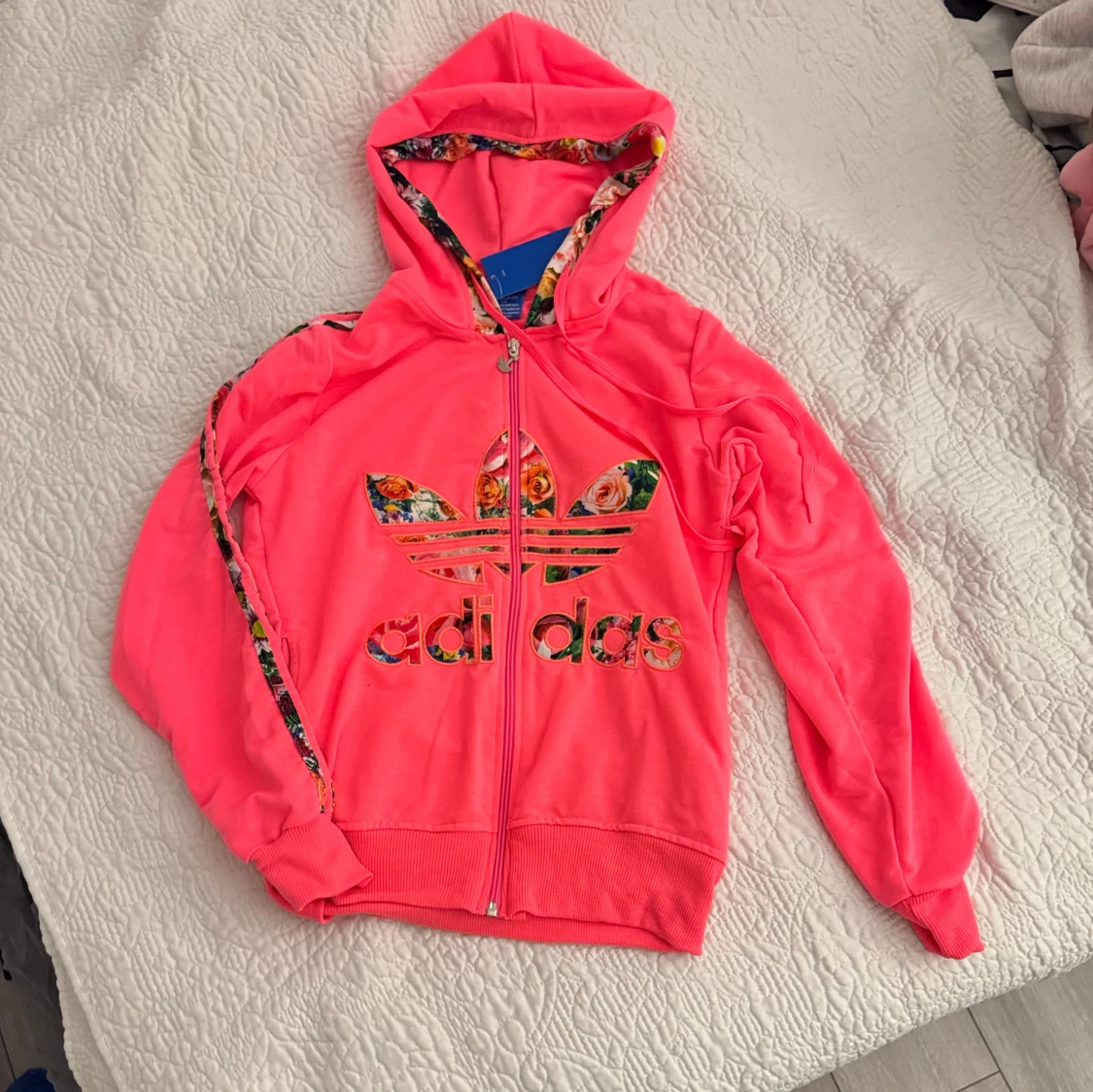 Rosa hoodie från Adidas Originals