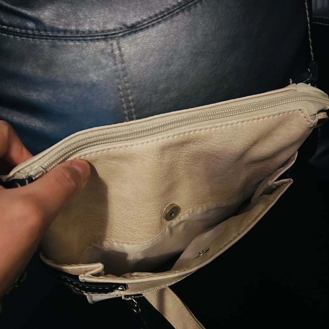 Beige axelväska från Fantasy - 93