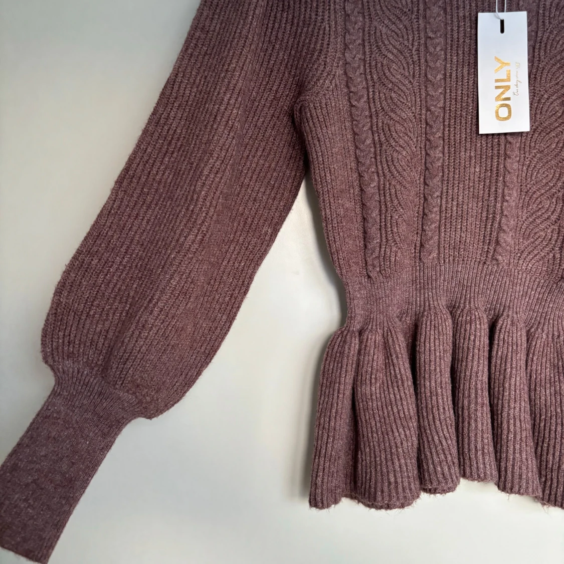 Oanvänd stickad tröja - 90