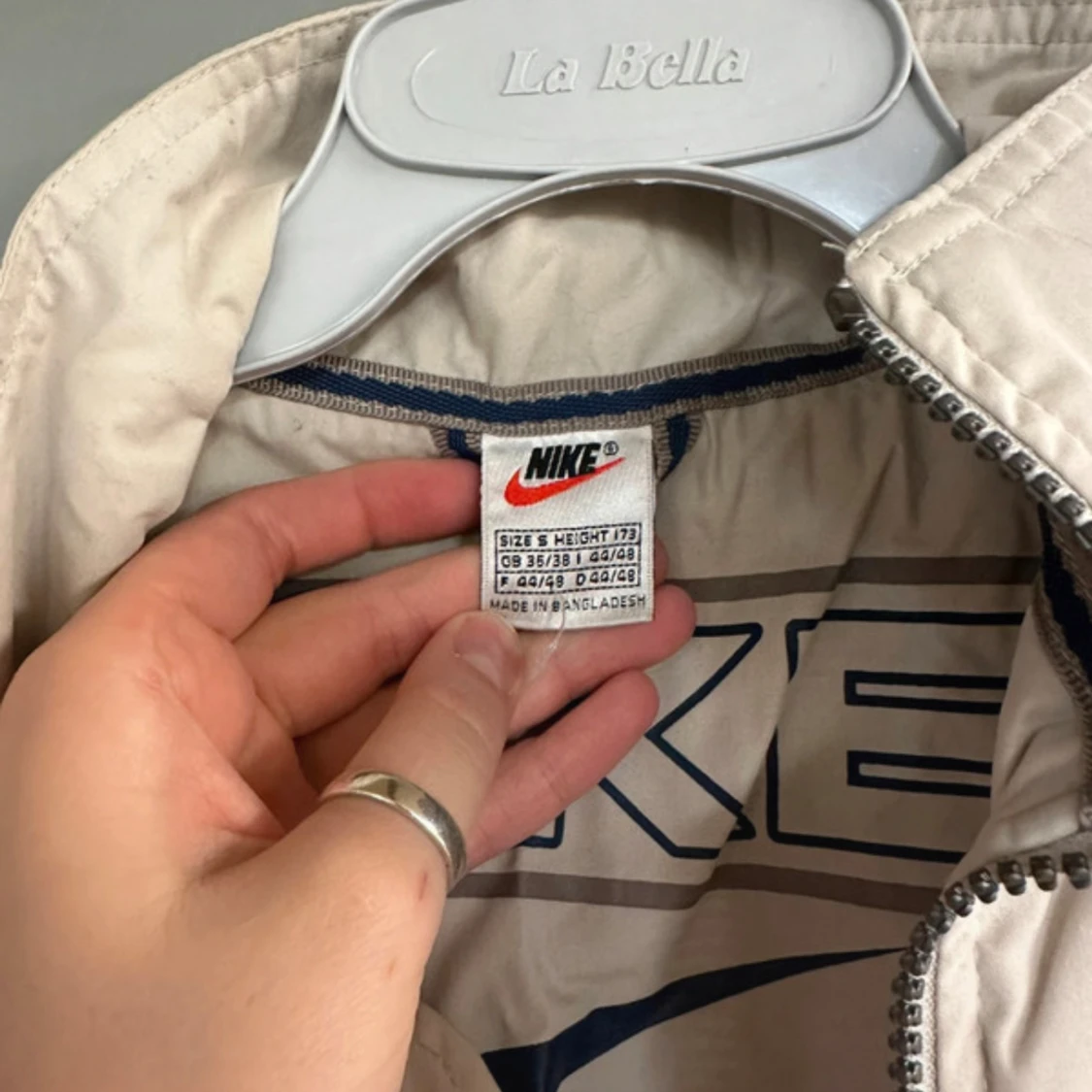 Retro Beige vindjacka från Nike - 91