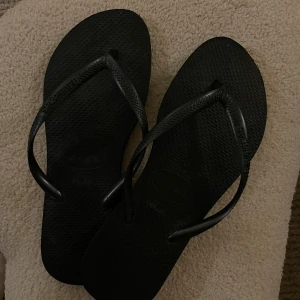 Svarta flipflops från Havaianas - Svarta flipflops från havaianas🩷