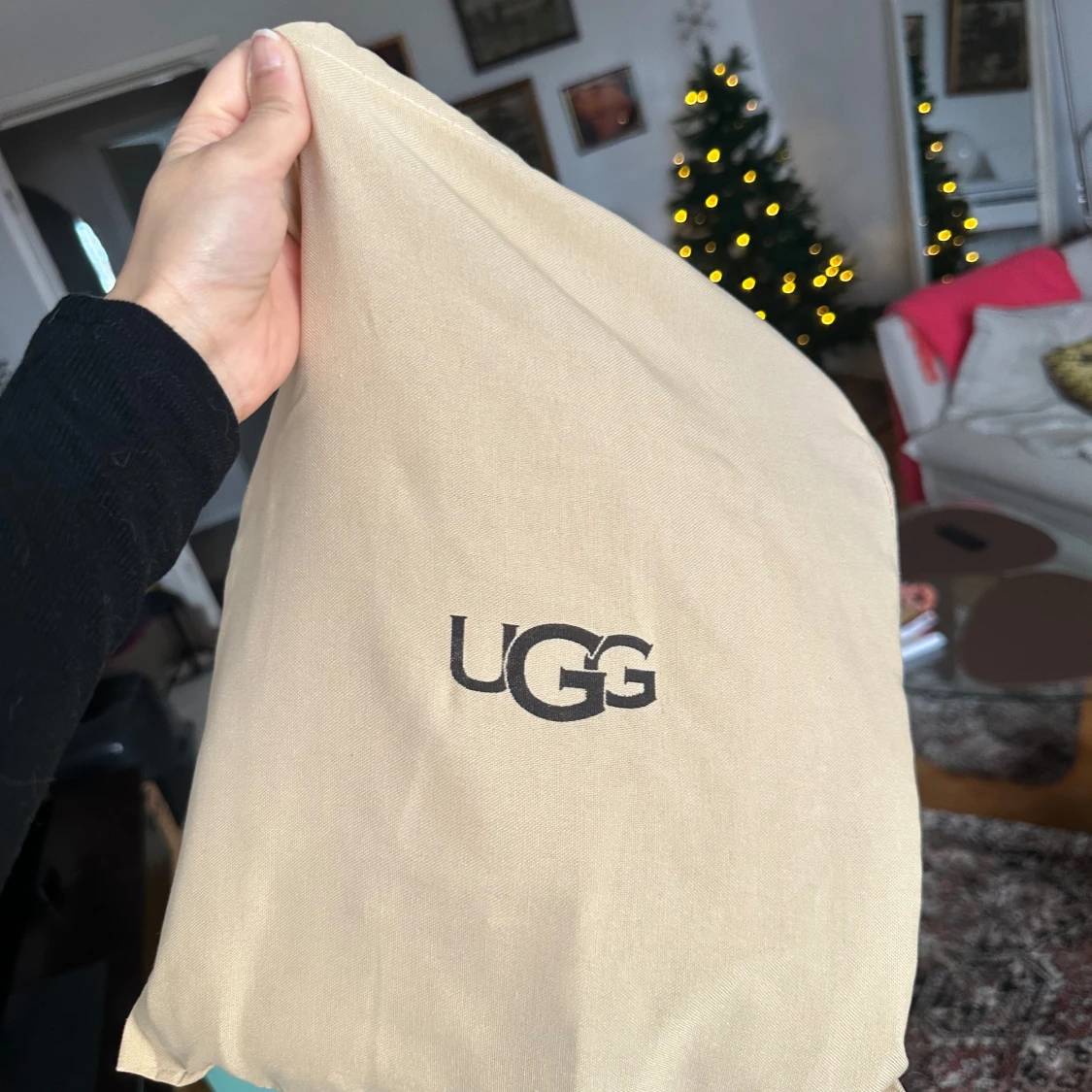 Uggs I färgen Sand storlek 40  - 90