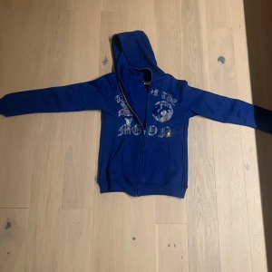 3st HELT NYA!! Aim for the moon hoodies - Helt nya aimforthemoon hoodies. Storlek är M. kom DM om du vill köpa separat. Pris ej hugget i sten 