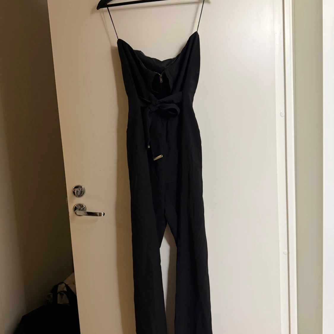 Svart axelbandslös byxdress - 91