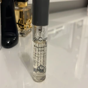Repair mist deCure Empowering Fluid  - Säljer denna repair misten då den inte kommer till användning 