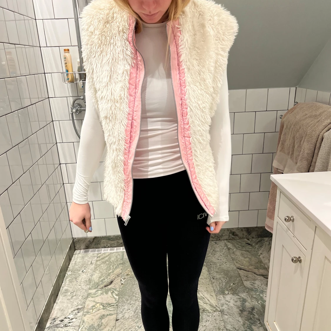 Rosa, lurvig väst - 2