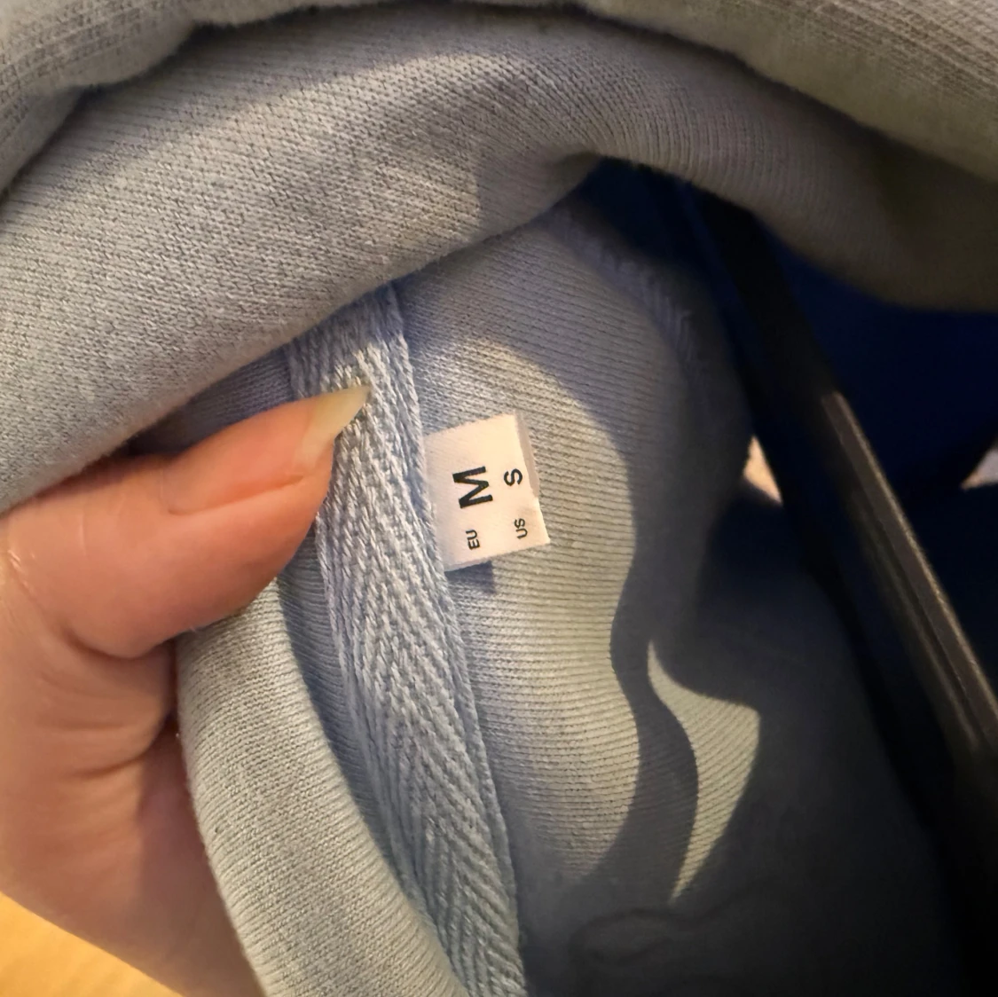 Ljusblå hoodie med björntryck - 92