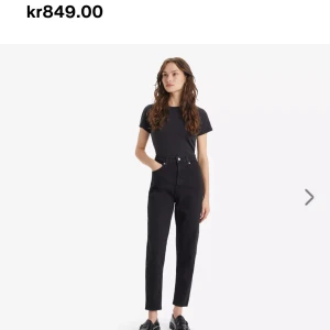 Levis jeans - Så fina jeans från levi’s i modellen ”high loose taper”, vilket jag skulle säga motsvarar mom jeans. Jeansen är aldrig använda, endast testade!🤍