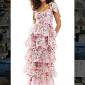 SÖKER!! & Other Stories - Söker denna klänning från & Other Stories i storlek XS eller S!  Skriv gärna om du vill sälja och diskutera pris! 