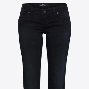 LTB jeans - Tar endast swish! Säljer mina ltb jeans då de ej passar mig, helt oanvända! Jeansen är helt slutsålda och köpta för 915kr + frakt💕